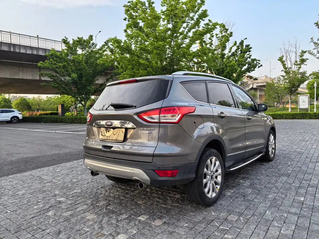 Ford Kuga 2013 — фото 16