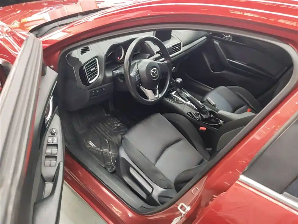 Mazda 3 Axela 2016 — фото 16