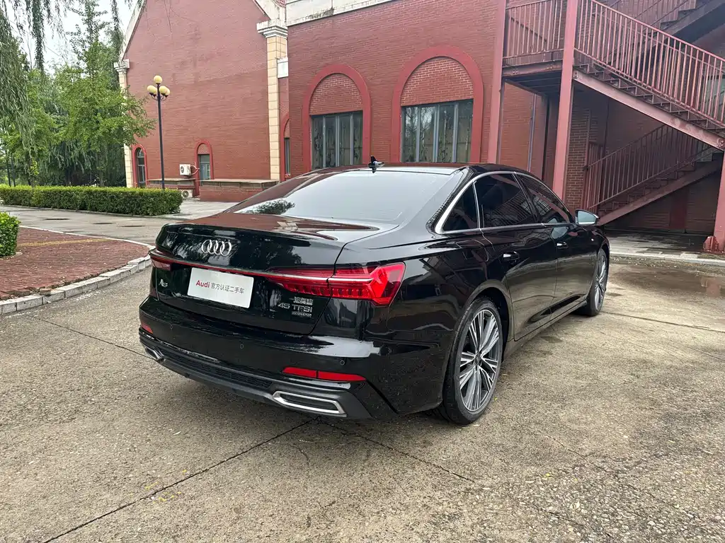 Audi A6L 2022