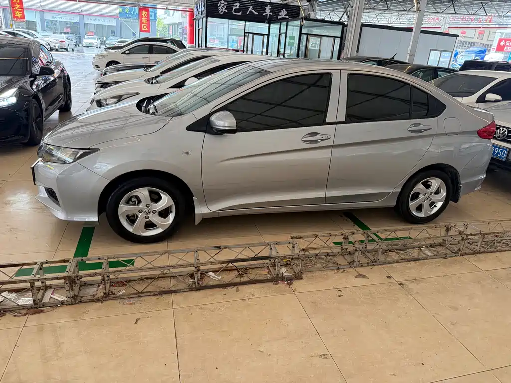 Honda City 2017 — фото 10