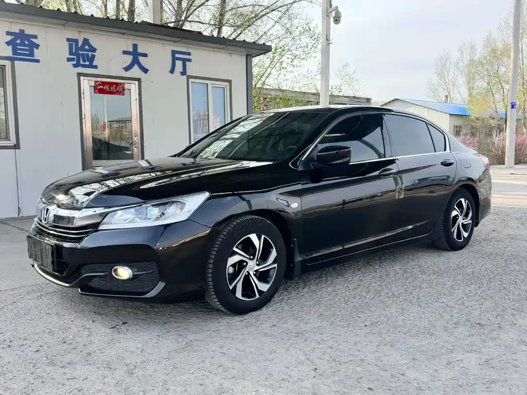 Honda Accord 2017 — фото 1