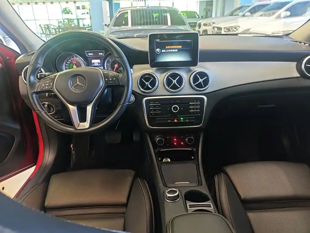 Mercedes-Benz GLA 2016 — фото 10