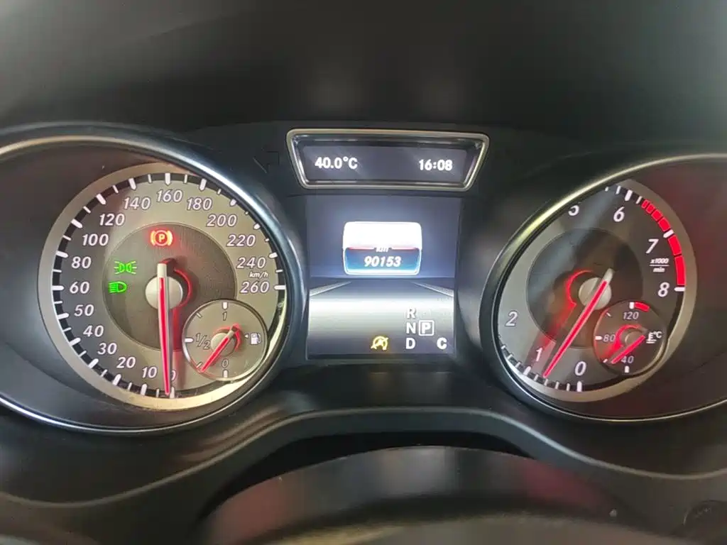 Mercedes-Benz GLA 2016 — фото 12