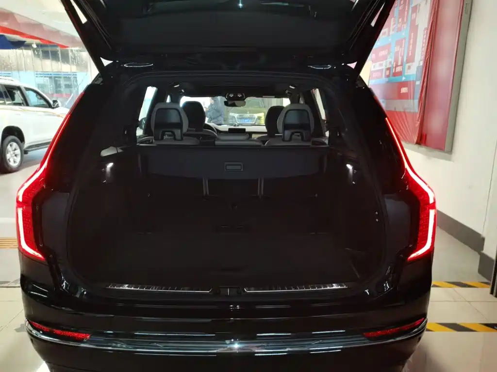 Volvo XC90 PHEV 2025 — фото 15
