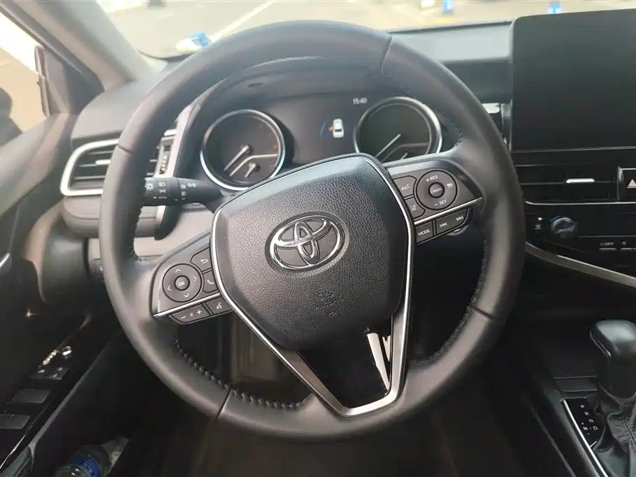 Toyota Camry 2023 — фото 15