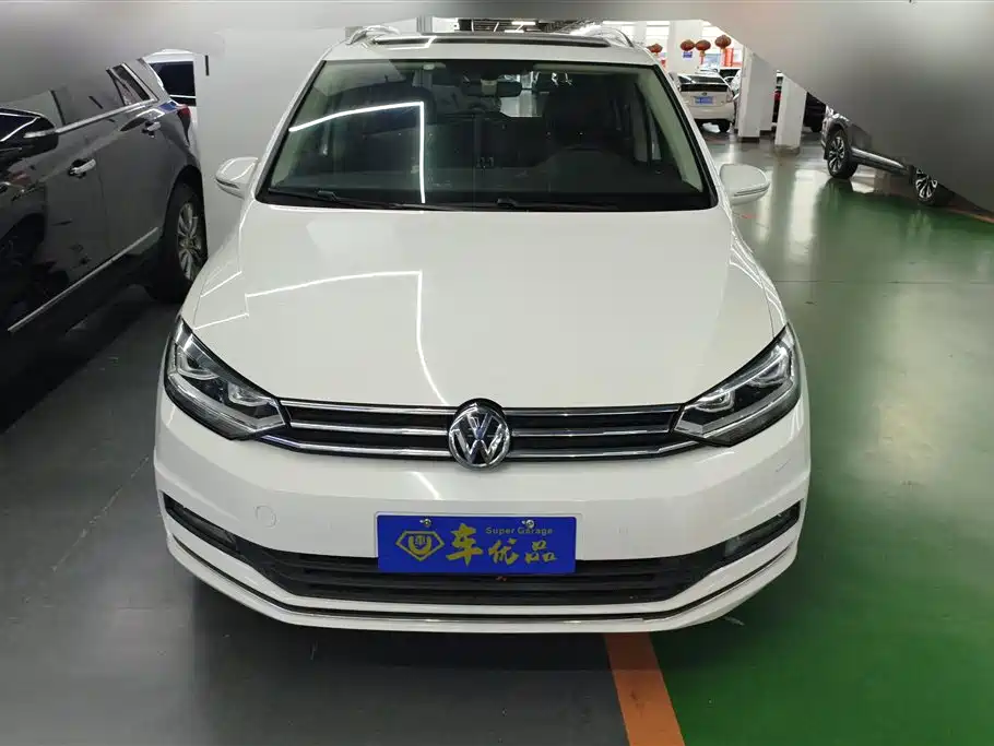Volkswagen Touran 2017 — фото 2