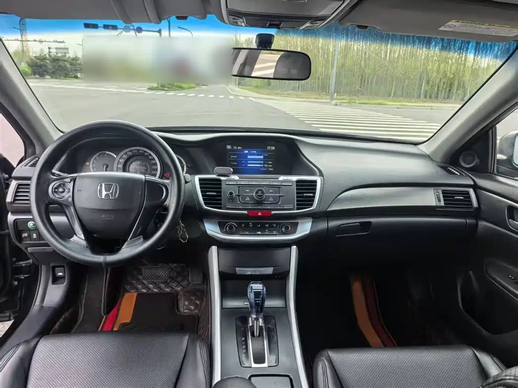 Honda Accord 2015 — фото 14