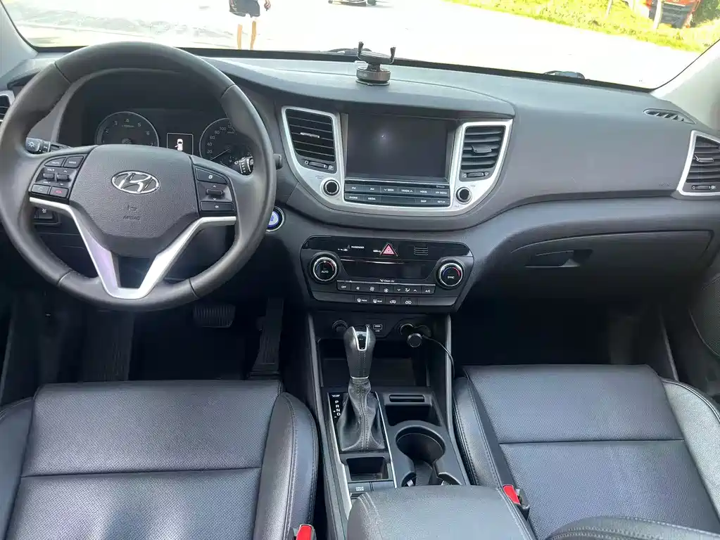 Hyundai Tucson 2016 — фото 11