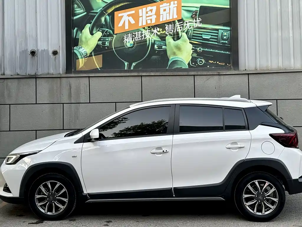 Toyota Yaris L 2022 — фото 4