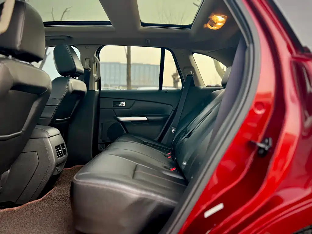 Ford Edge 2015 — фото 27