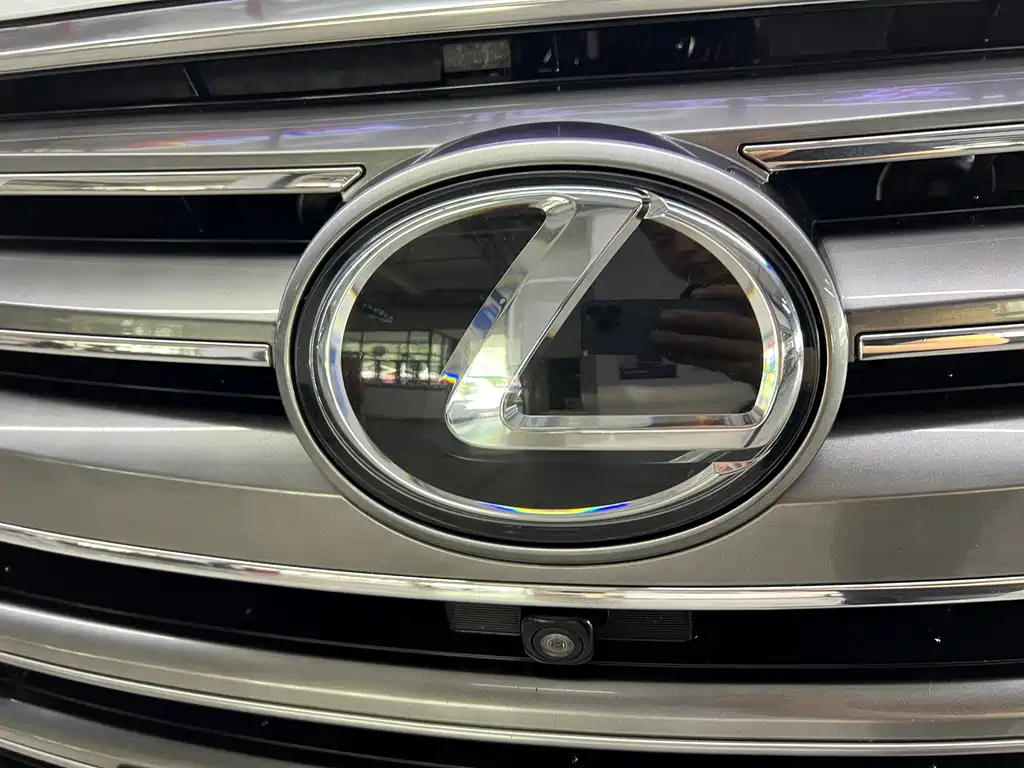 Lexus LX 2017 — фото 12