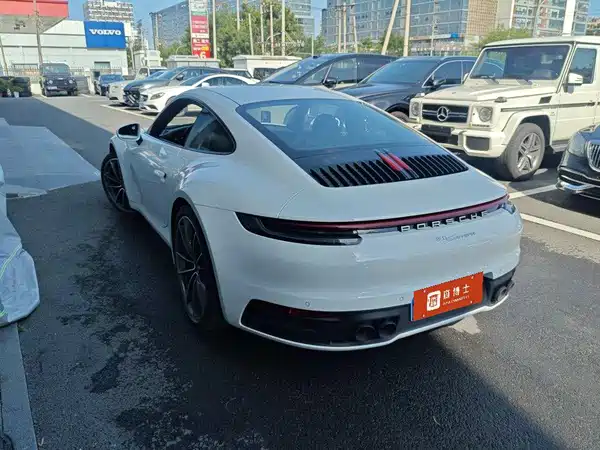Porsche 911 2025