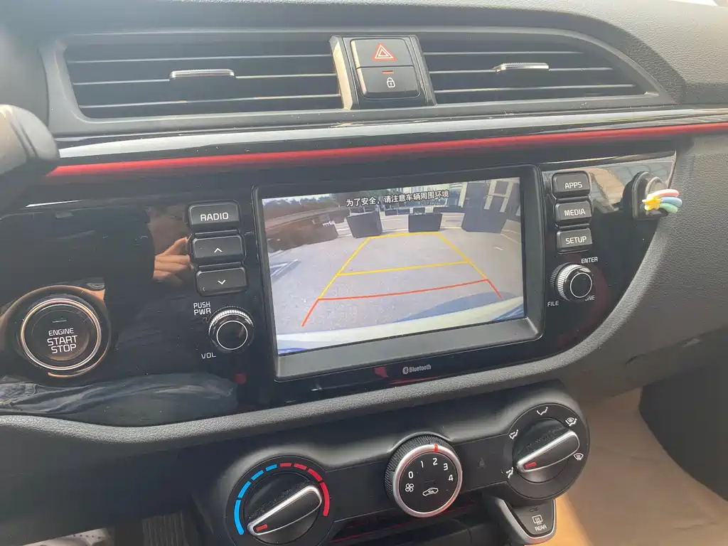 Kia KX Cross 2018 — фото 11