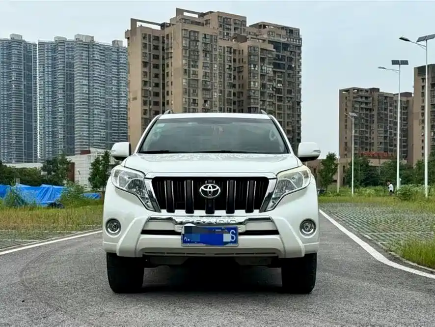 Toyota Prado 2017 — фото 2