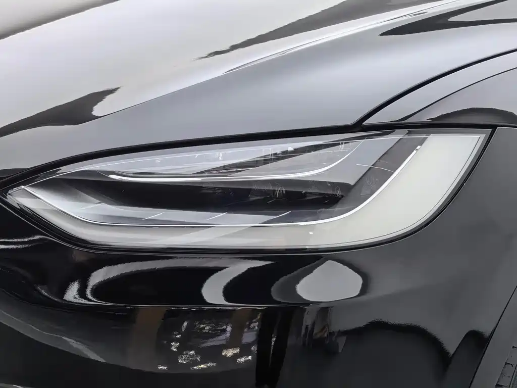 Tesla Model X 2018 — фото 38
