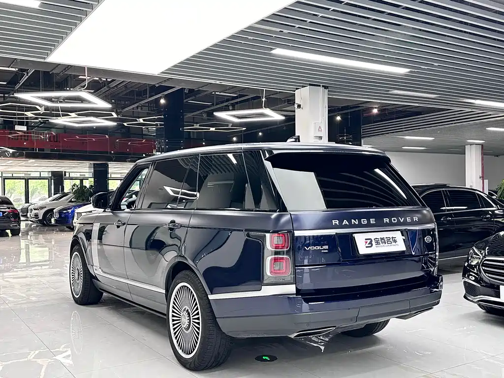 Land Rover Range Rover 2020 — фото 23