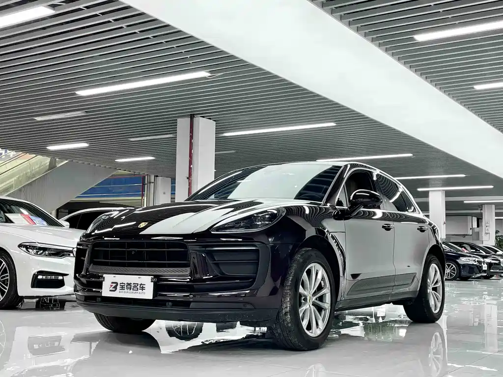 Porsche Macan 2022 — фото 1