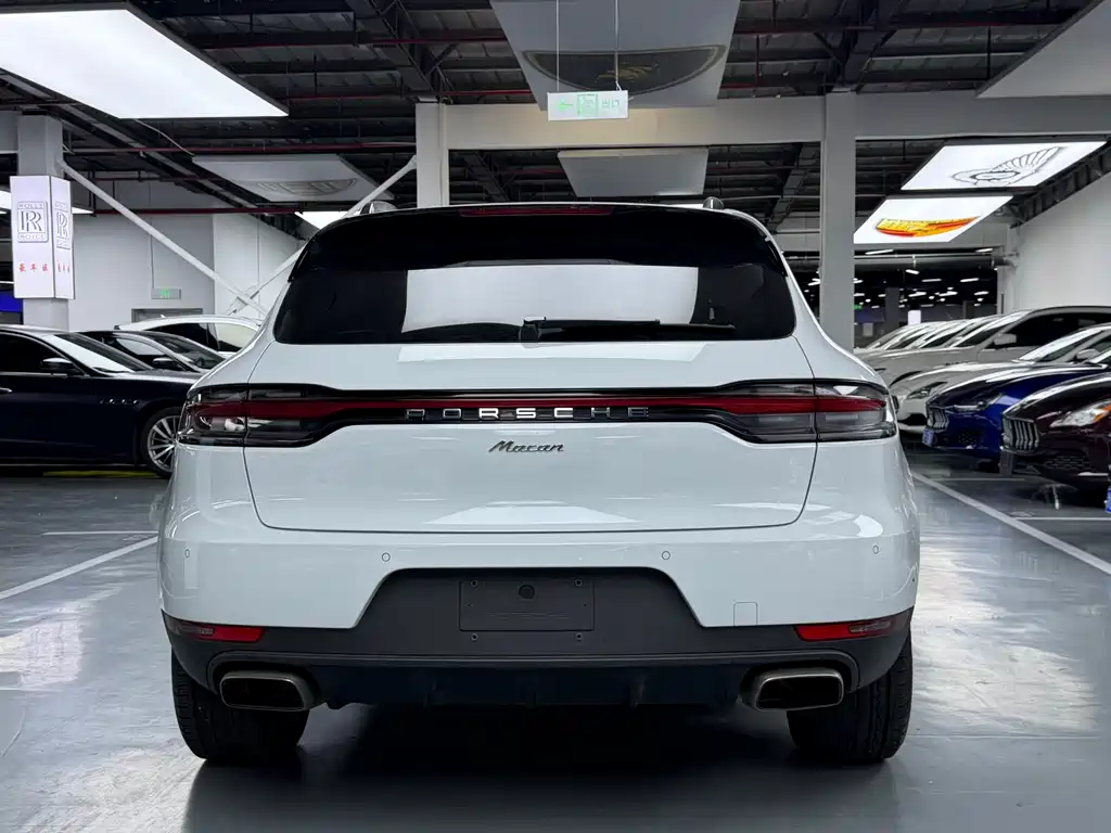 Porsche Macan 2018 — фото 18