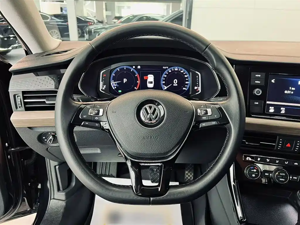Volkswagen Passat 2019 — фото 8