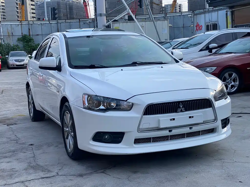 Mitsubishi Lancer EX 2013