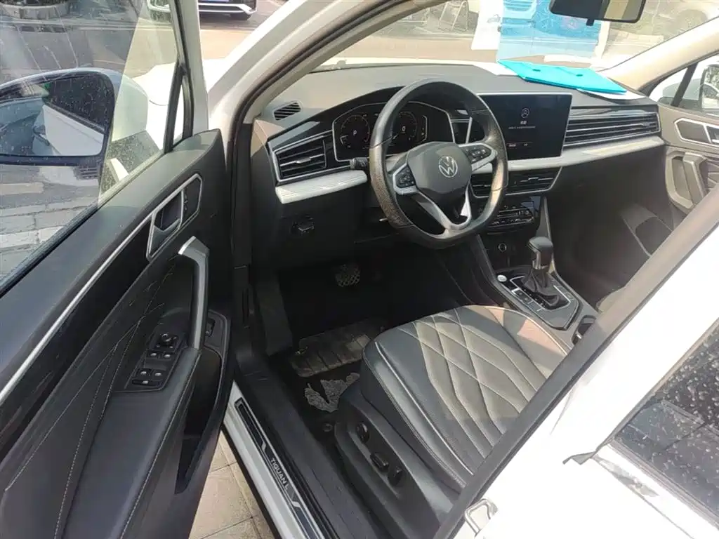 Volkswagen Tiguan L 2023 — фото 16