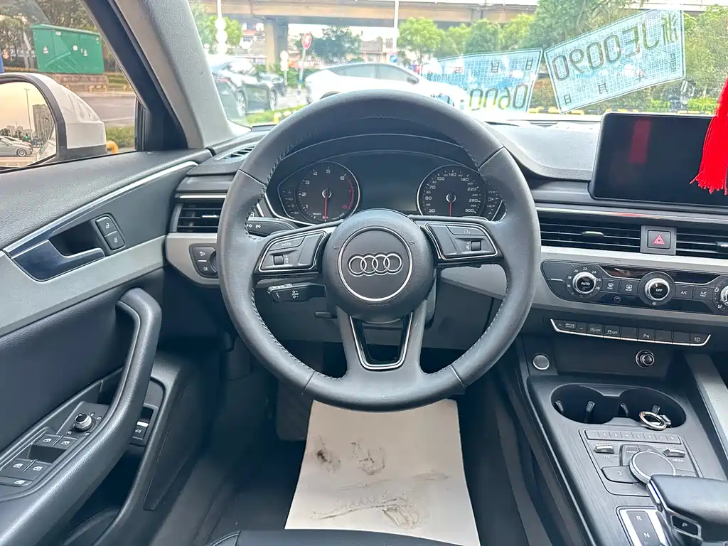 Audi A4L 2018 — фото 11