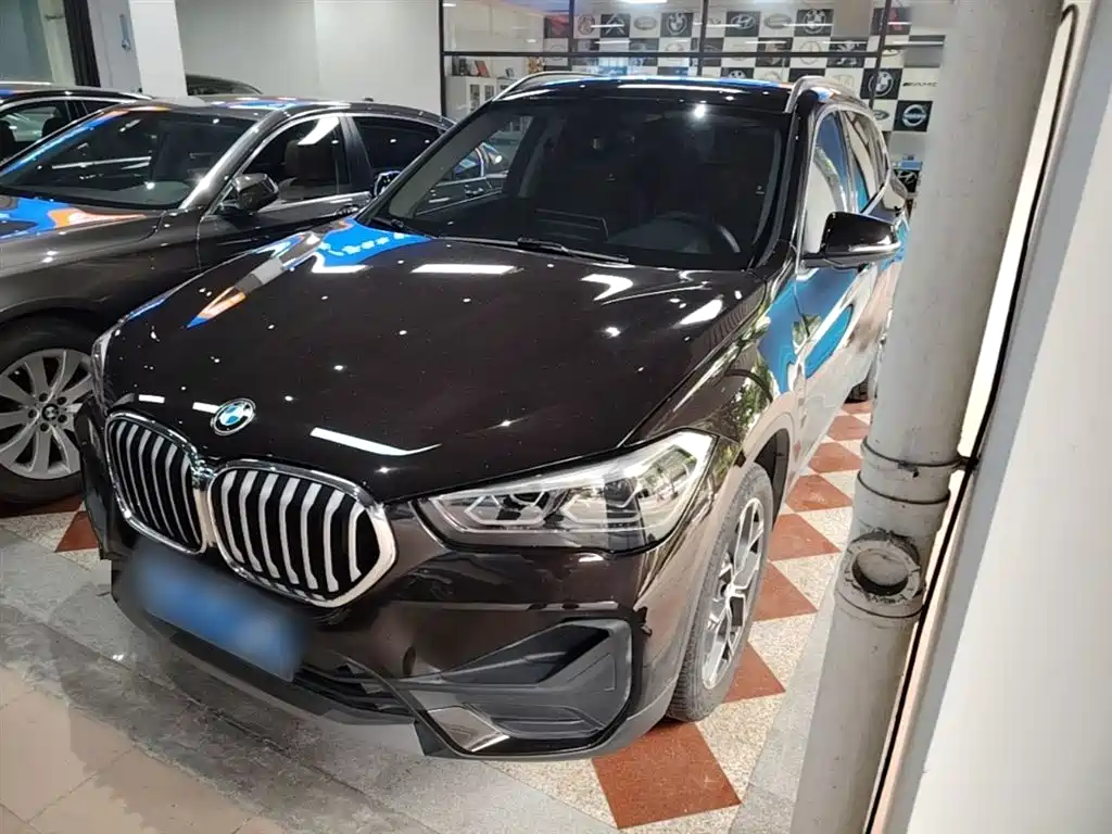 BMW X1 2022 — фото 1