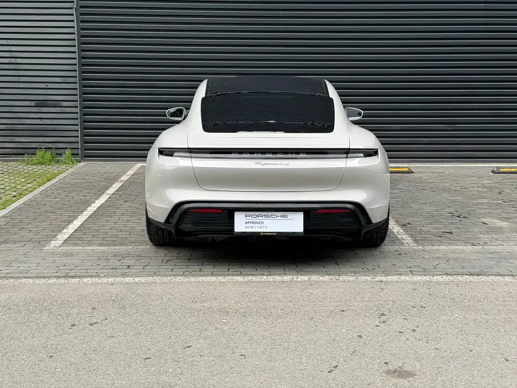Porsche Taycan 2020 — фото 6