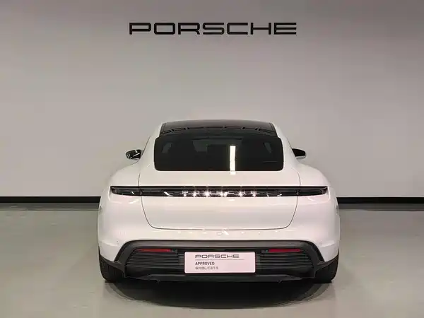 Porsche Taycan 2024