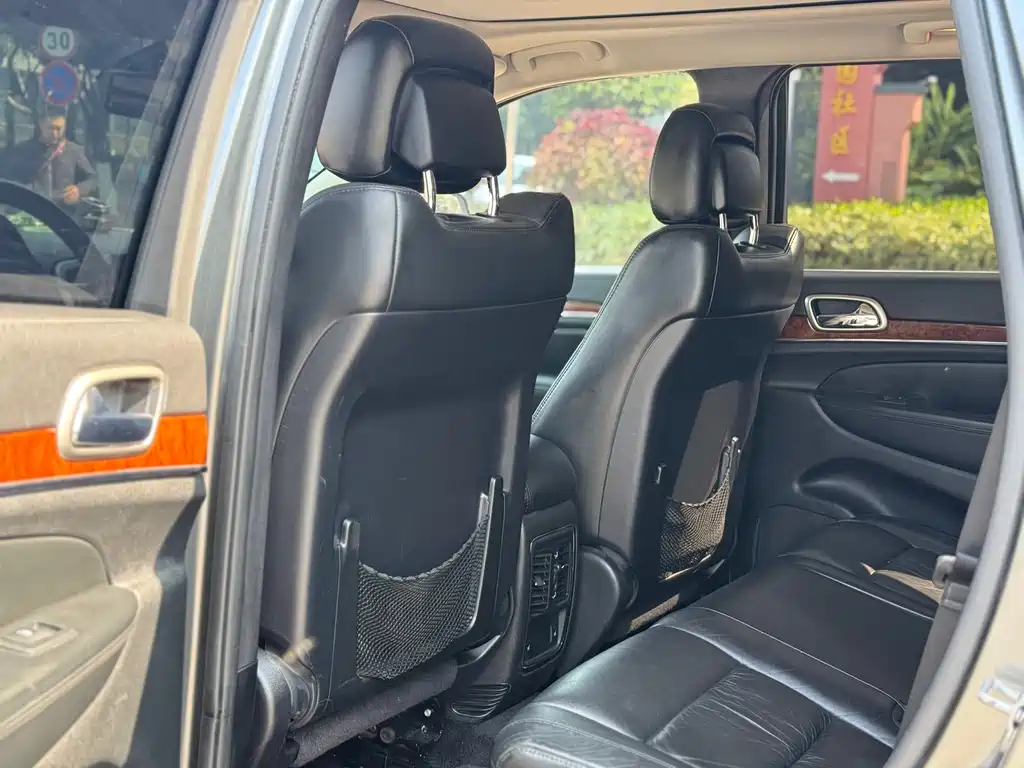 Jeep Grand Cherokee 2013 — фото 6