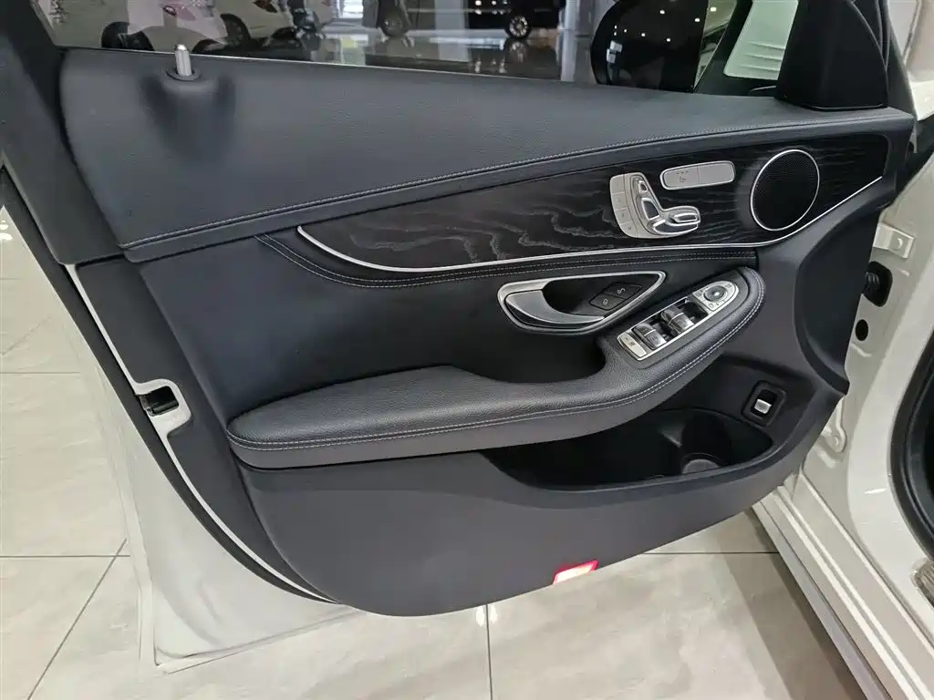 Mercedes-Benz C-Class 2020 — фото 10