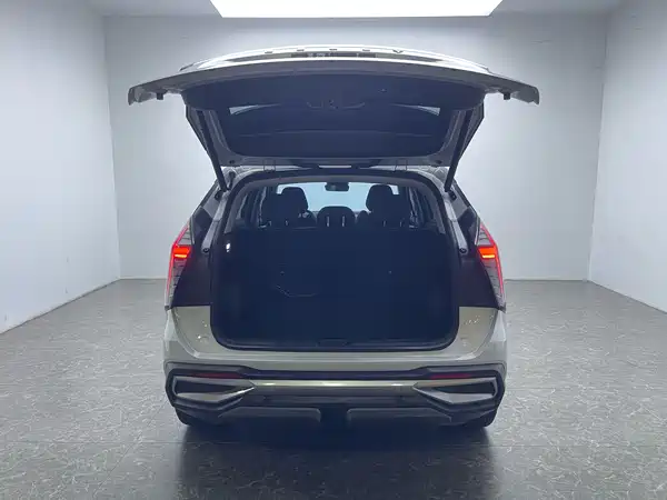Geely Boyue L 2025