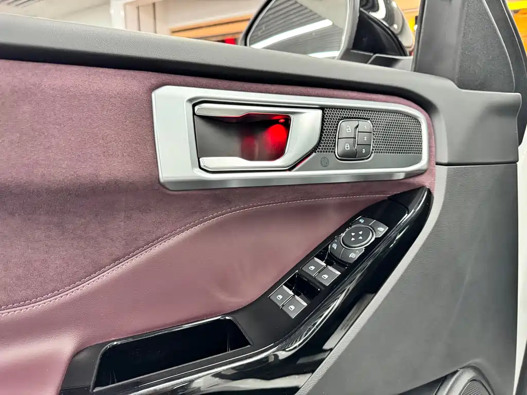 Ford Explorer 2023 — фото 11