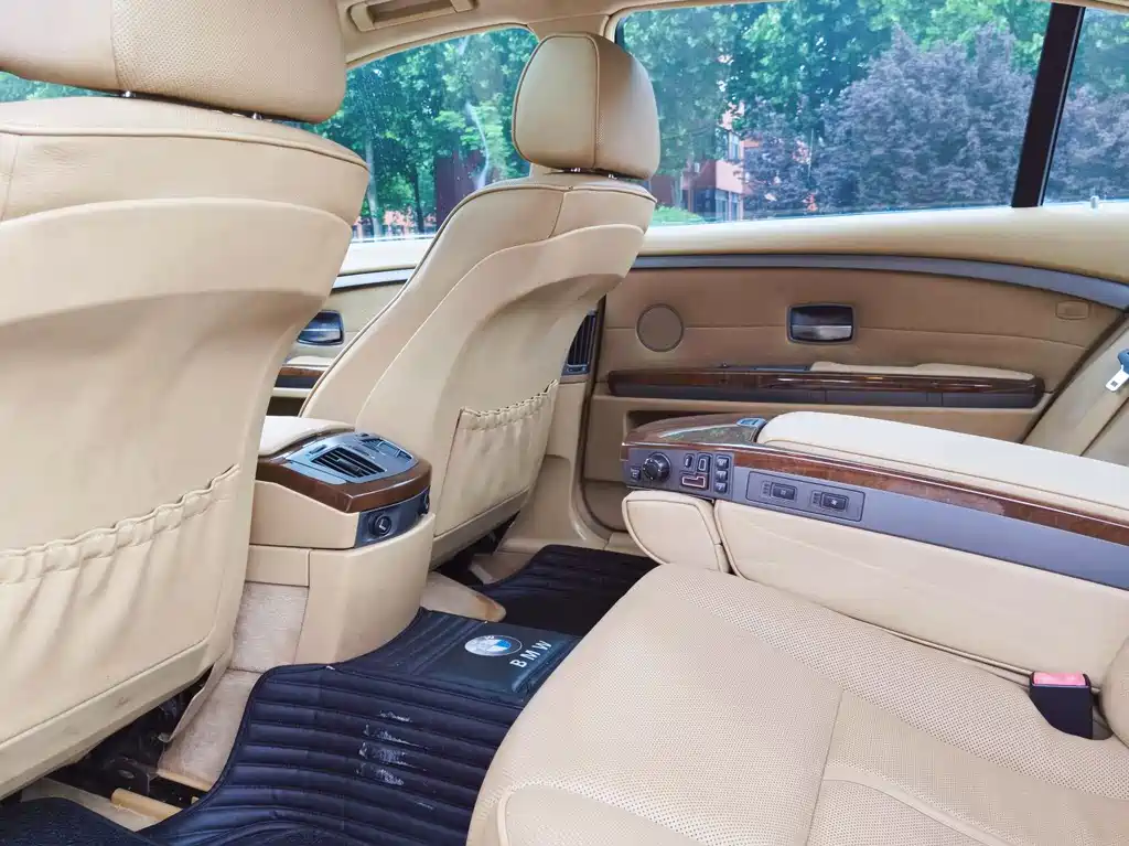 BMW 7 Series 2005 — фото 24
