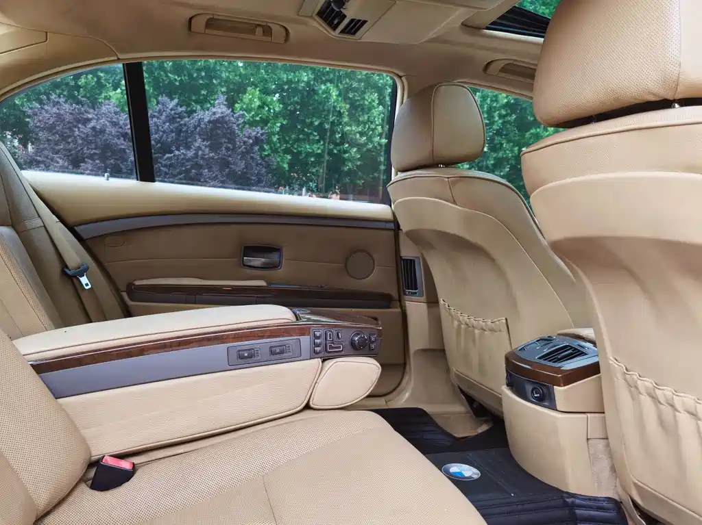 BMW 7 Series 2005 — фото 23