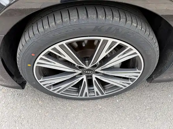 Audi A6L 2022
