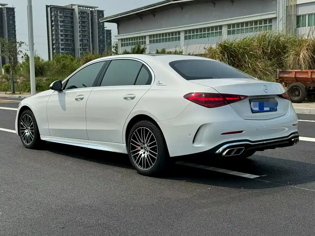 Mercedes-Benz C-Class 2023 — фото 4