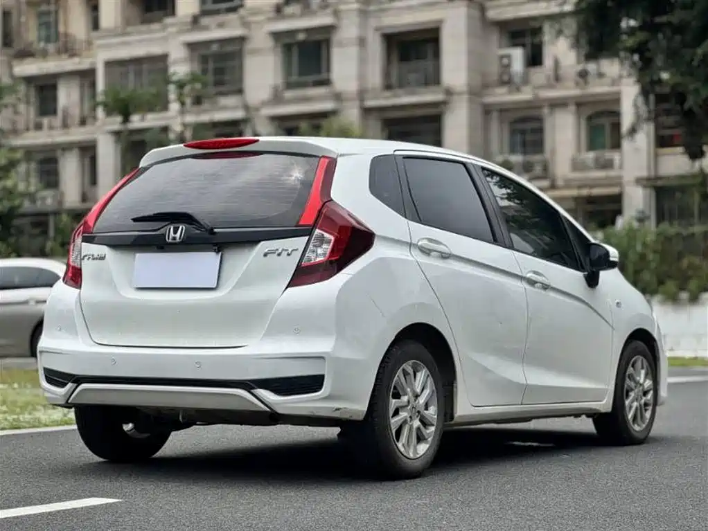 Honda Fit 2018 — фото 9