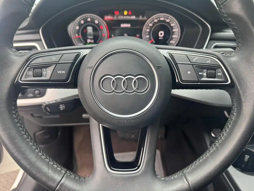 Audi A4L 2021 — фото 13