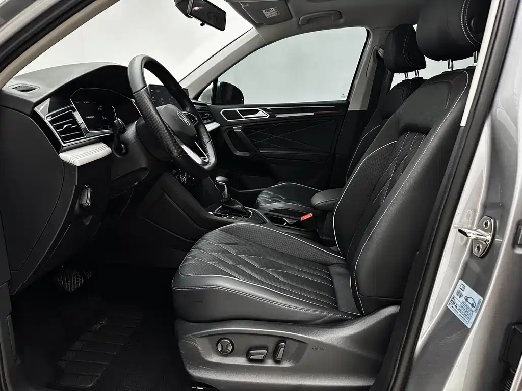 Volkswagen Tiguan L 2023 — фото 19