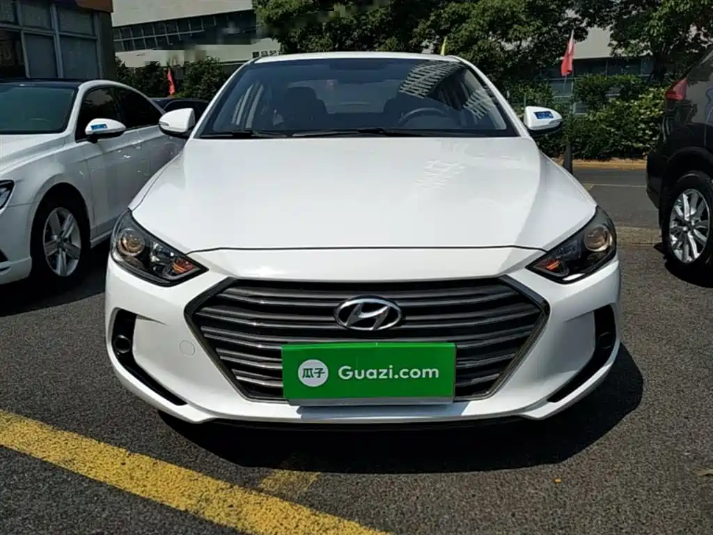 Hyundai Elantra 2017 — фото 3