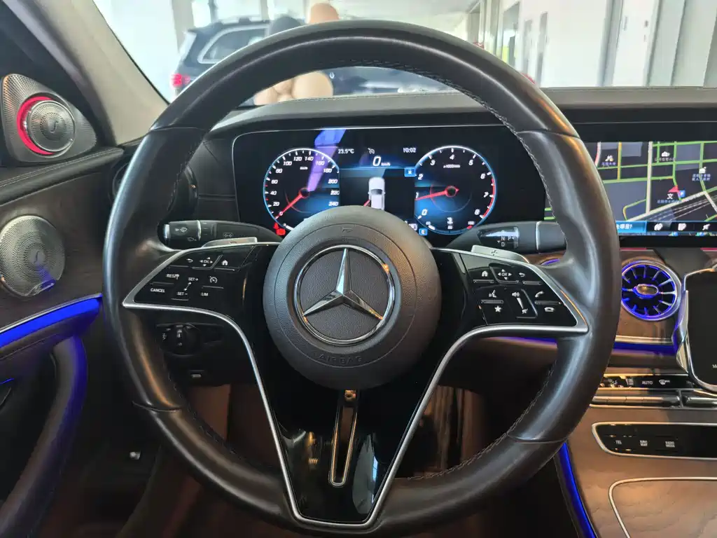 Mercedes-Benz E-Class 2022 — фото 13