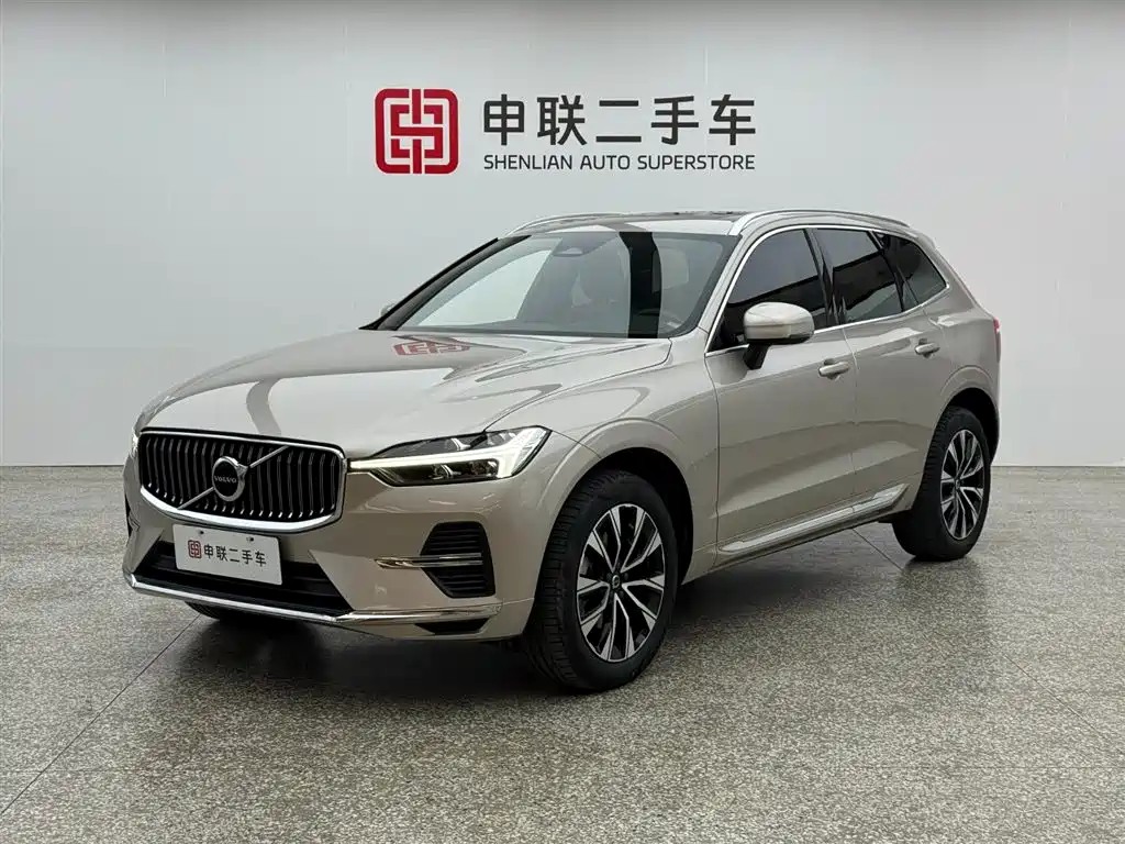 Volvo XC60 2024 — фото 1
