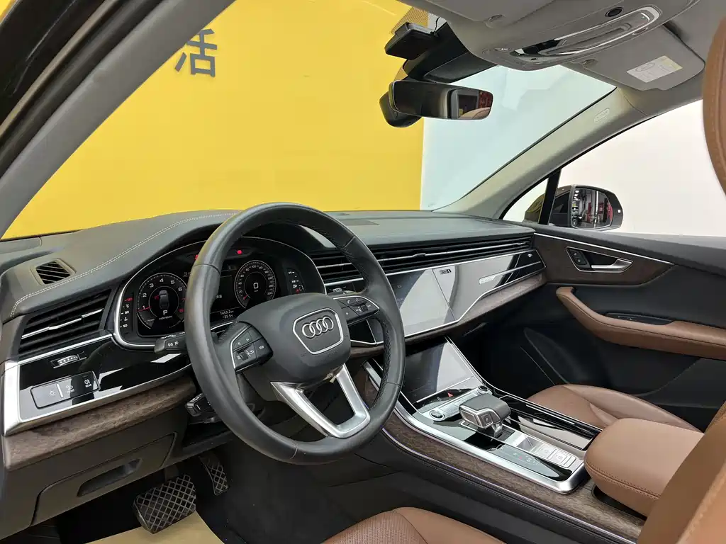 Audi Q7 2023 — фото 4