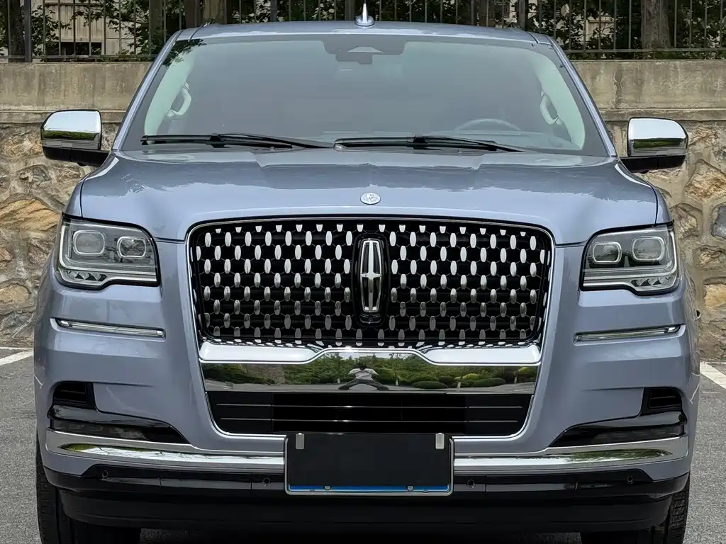 Lincoln Navigator 2023 — фото 2