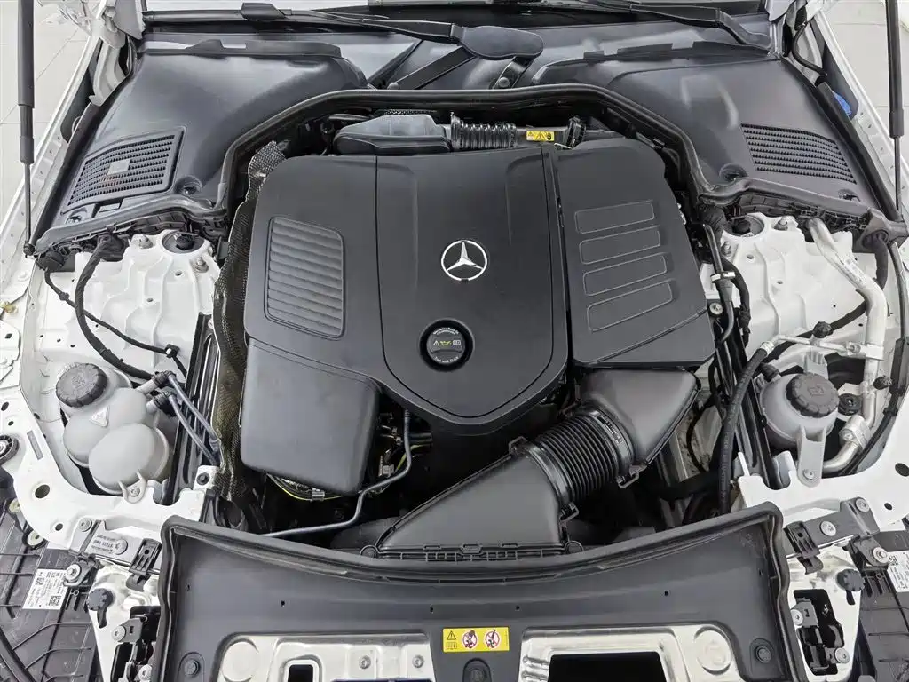 Mercedes-Benz C-Class 2025 — фото 6