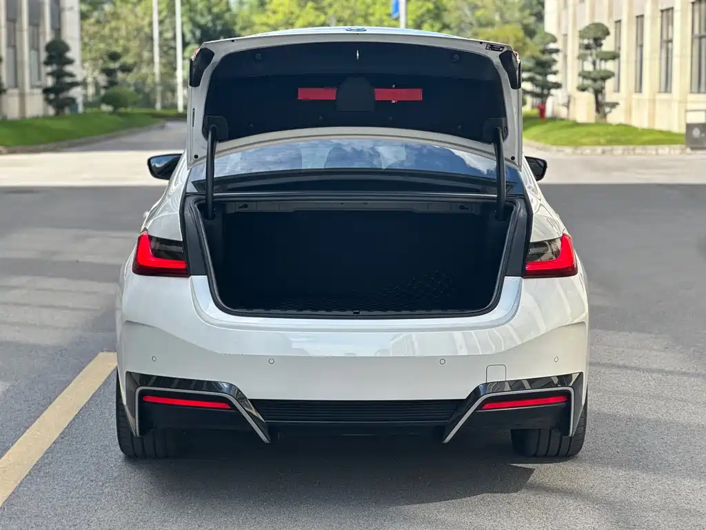 BMW i3 2024 — фото 22
