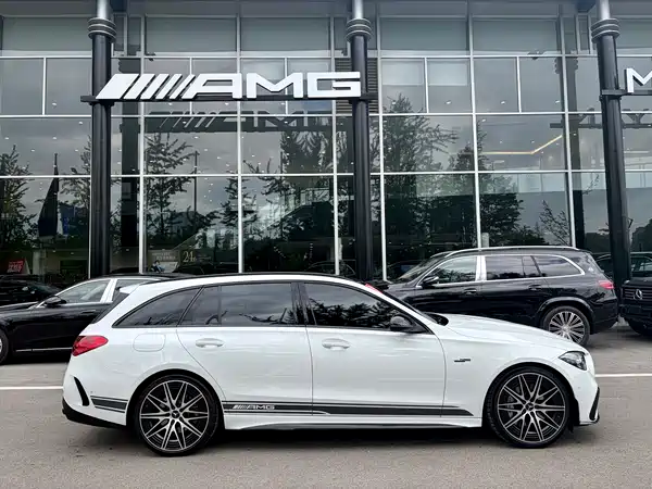 Mercedes-Benz C-Class AMG 2025