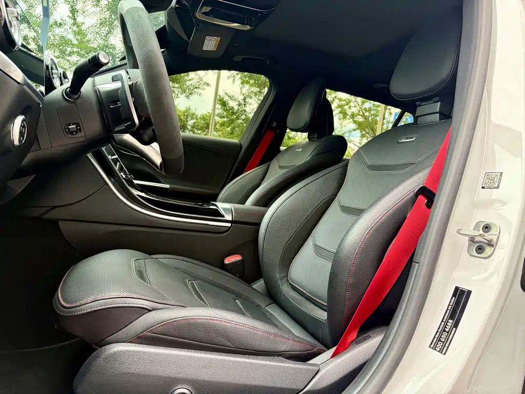 Mercedes-Benz C-Class AMG 2025 — фото 13