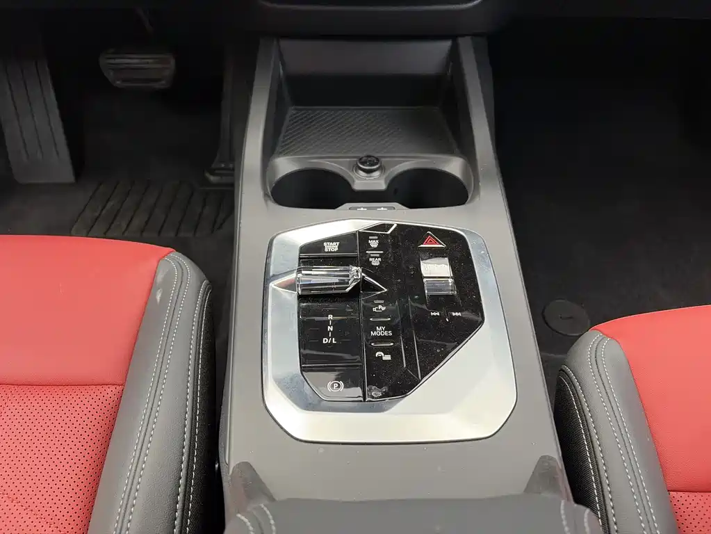 BMW 2 Series 2025 — фото 16